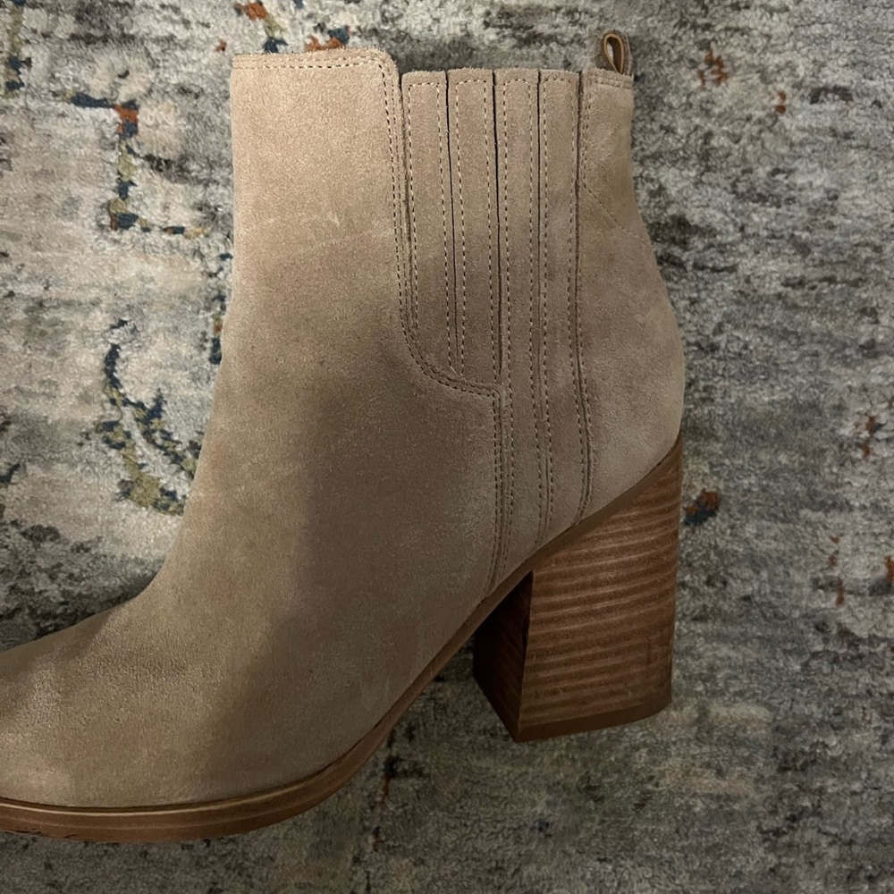 Oshay Pointed Toe Bootie